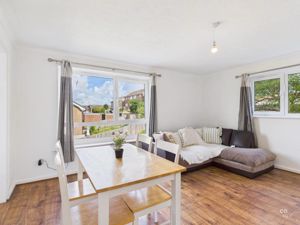 LIVING ROOM- click for photo gallery